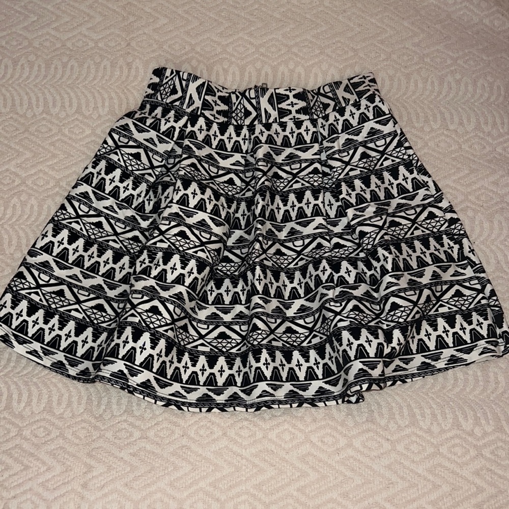 ❌SOLD❌patterned skirt